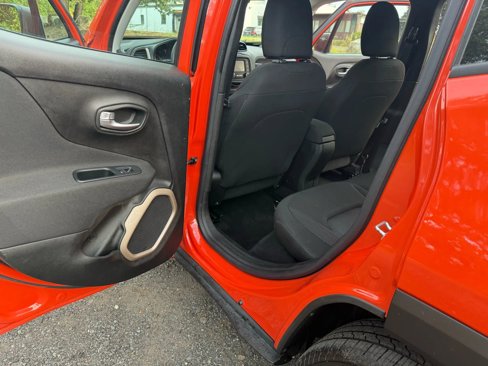 Used 2015 Jeep Renegade Sport w/ Power & Air Group image 25