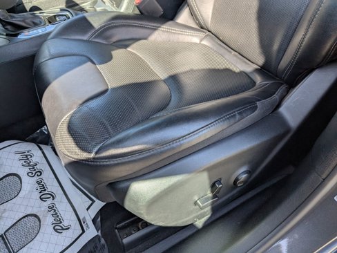 Certified 2023 Jeep Cherokee Altitude Lux image 14