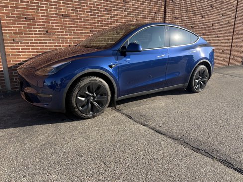 Used 2023 Tesla Model Y Long Range image 1