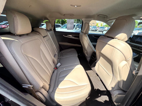 Used 2022 Lincoln Nautilus FWD w/ Premium Package image 27