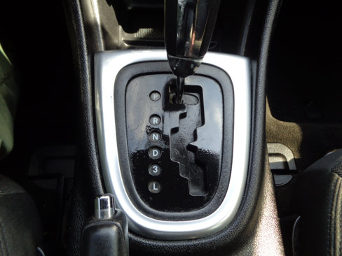 Used 2013 Dodge Avenger SE image 23