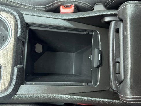 Used 2013 GMC Acadia SLT image 31