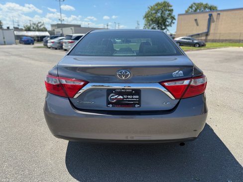 Used 2016 Toyota Camry LE image 8