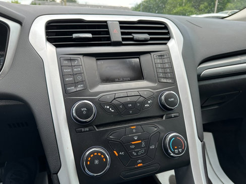 Used 2015 Ford Fusion S image 15
