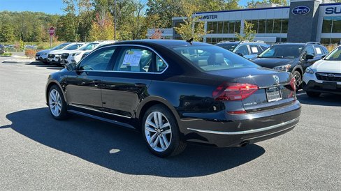 Used 2017 Volkswagen Passat 1.8T SEL Premium image 6