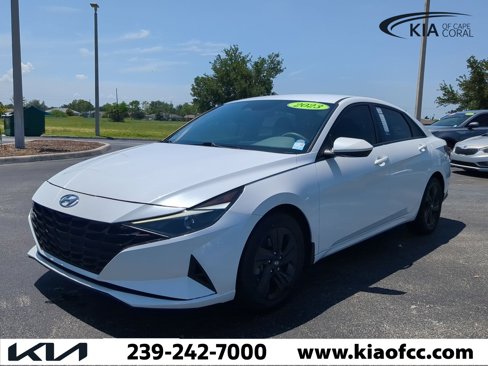 Used 2023 Hyundai Elantra SEL image 9