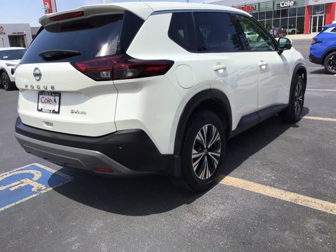 Used 2021 Nissan Rogue SV image 4