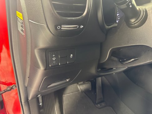 Used 2018 Kia Soul + image 13