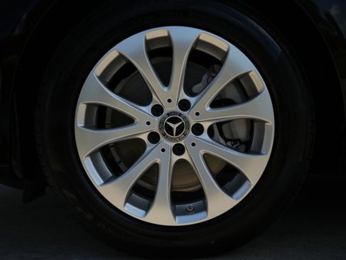 Certified 2019 Mercedes-Benz E 300 4MATIC image 15