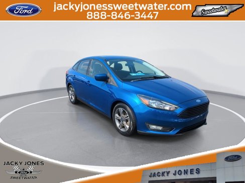 Certified 2018 Ford Focus SE w/ SE Appearance Package image 2