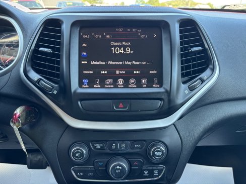 Used 2015 Jeep Cherokee Trailhawk w/ Cold Weather Group image 33