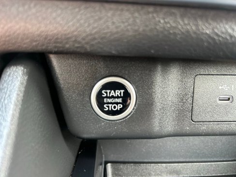 Used 2022 Nissan Rogue SV image 27