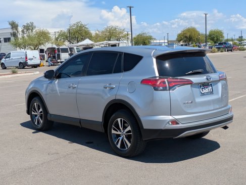 Used 2018 Toyota RAV4 XLE image 3
