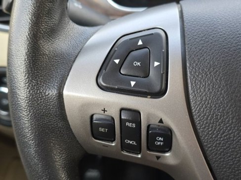 Used 2018 Ford Taurus Limited image 15