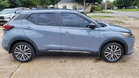 Used 2021 Nissan Kicks SR w/ Exterior Package image 4