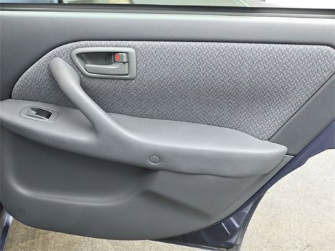 Used 2000 Toyota Camry LE image 15