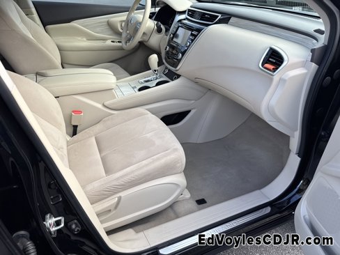 Used 2015 Nissan Murano S image 18