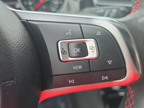 Used 2020 Volkswagen GTI SE image 17