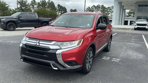 Used 2019 Mitsubishi Outlander ES image 3