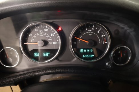 Used 2015 Jeep Wrangler Sahara image 4