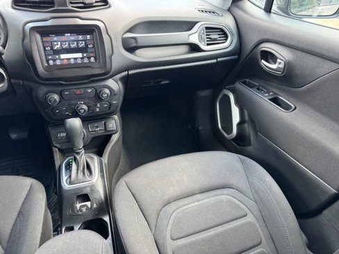 Used 2020 Jeep Renegade Latitude image 15