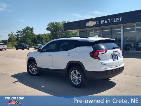 Used 2023 GMC Terrain SLE w/ Driver Convenience Package image 17