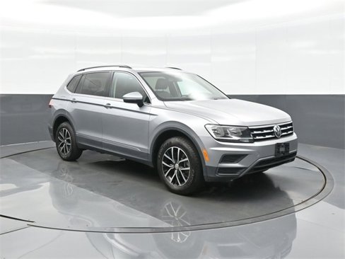 Used 2021 Volkswagen Tiguan SE image 1
