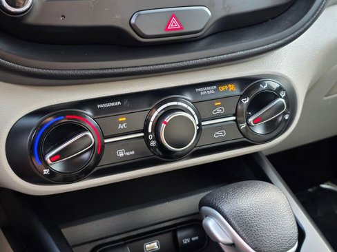 Used 2023 Kia Soul LX image 25