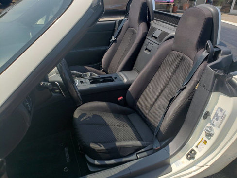 Used 2006 MAZDA MX-5 Miata Sport w/ Appearance Pkg image 7