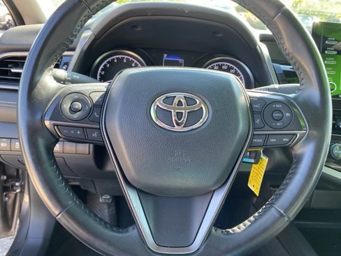 Used 2023 Toyota Camry SE image 17