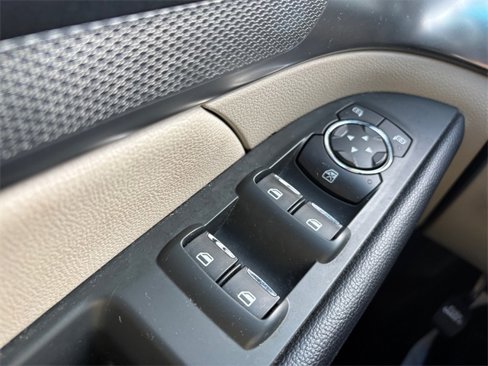 Used 2018 Ford Explorer XLT w/ Equipment Group 202A image 16