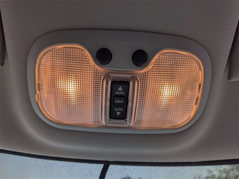 Used 2016 Jeep Patriot High Altitude image 17