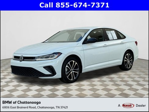 Used 2025 Volkswagen Jetta Sport image 1