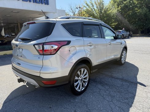 Used 2018 Ford Escape Titanium image 3