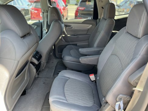 Used 2014 Chevrolet Traverse LT image 18