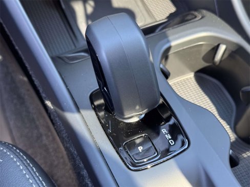 Certified 2025 Volvo XC40 B5 Core w/ Protection Package Premier image 28