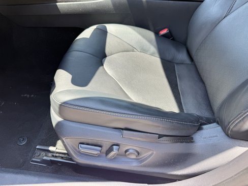 Used 2023 Toyota Camry XSE image 28