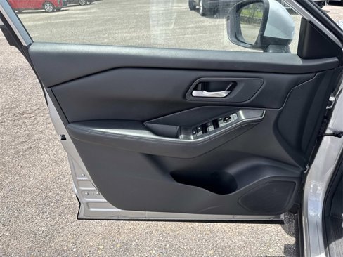 Used 2024 Nissan Rogue SV image 38