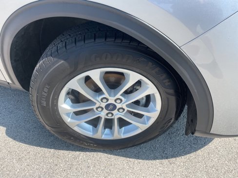 Used 2022 Ford Escape SE w/ Cold Weather Package image 17