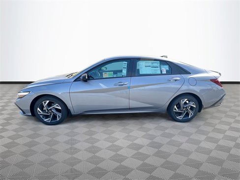New 2025 Hyundai Elantra Sport image 4