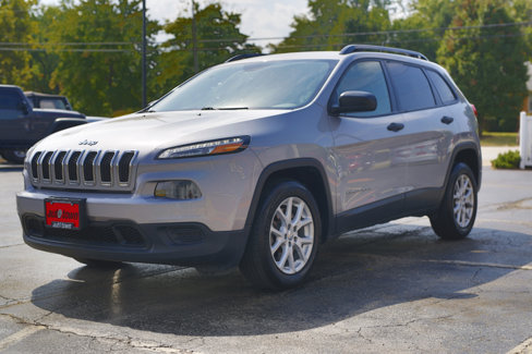 Used 2016 Jeep Cherokee Sport image 3