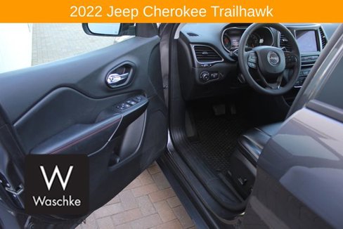 Used 2022 Jeep Cherokee Trailhawk w/ Comfort/Convenience Group image 13