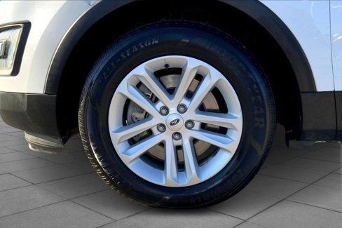 Certified 2016 Ford Explorer XLT image 10