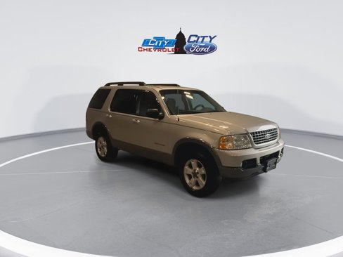 Used 2005 Ford Explorer Sport XLT image 2