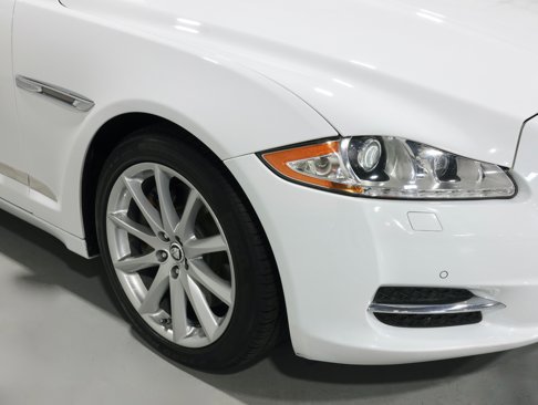 Used 2013 Jaguar XJ image 35