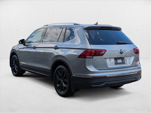 Used 2024 Volkswagen Tiguan SE image 6