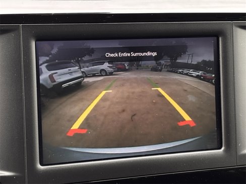 Used 2023 Chrysler Voyager LX image 18