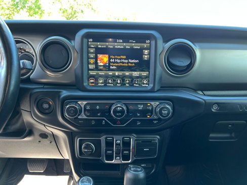 Used 2021 Jeep Wrangler Unlimited Sport image 23