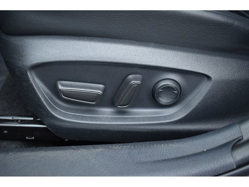 Used 2023 Toyota Camry SE image 12