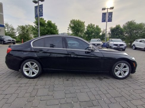Used 2018 BMW 330i Sedan w/ Premium Package image 4